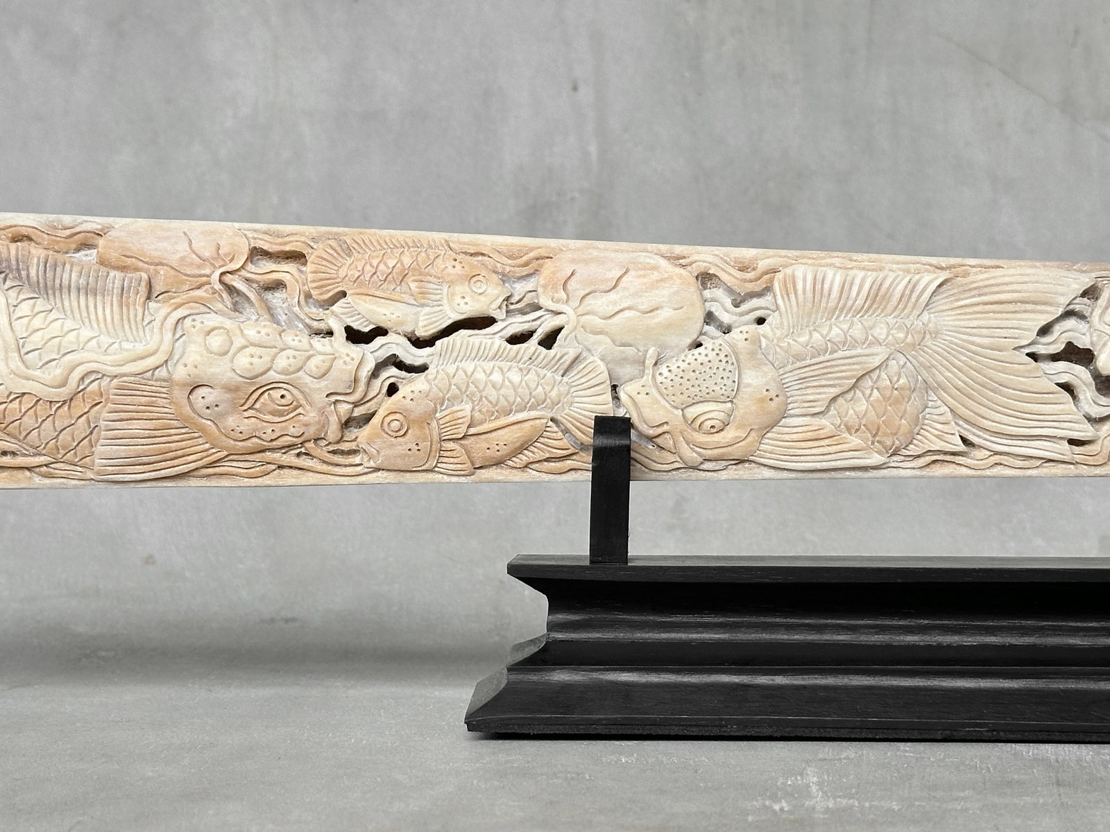 Stunning large carved swordfish tusk - Japanese koi motif - 6