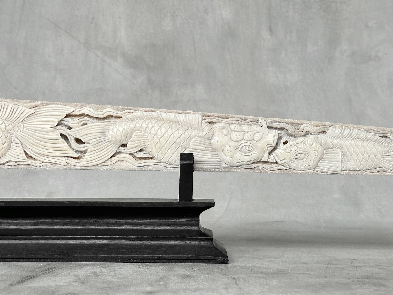 Stunning large carved swordfish tusk - Japanese koi motif - 8