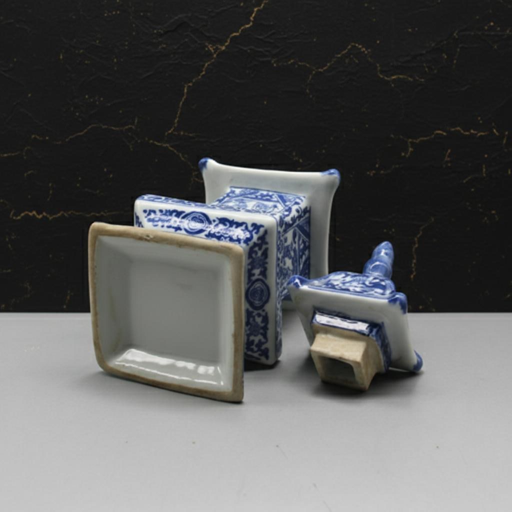 Antique Chinese Layered Tower Vase Blue and White Jingdezhen Porcelain Collection - 5