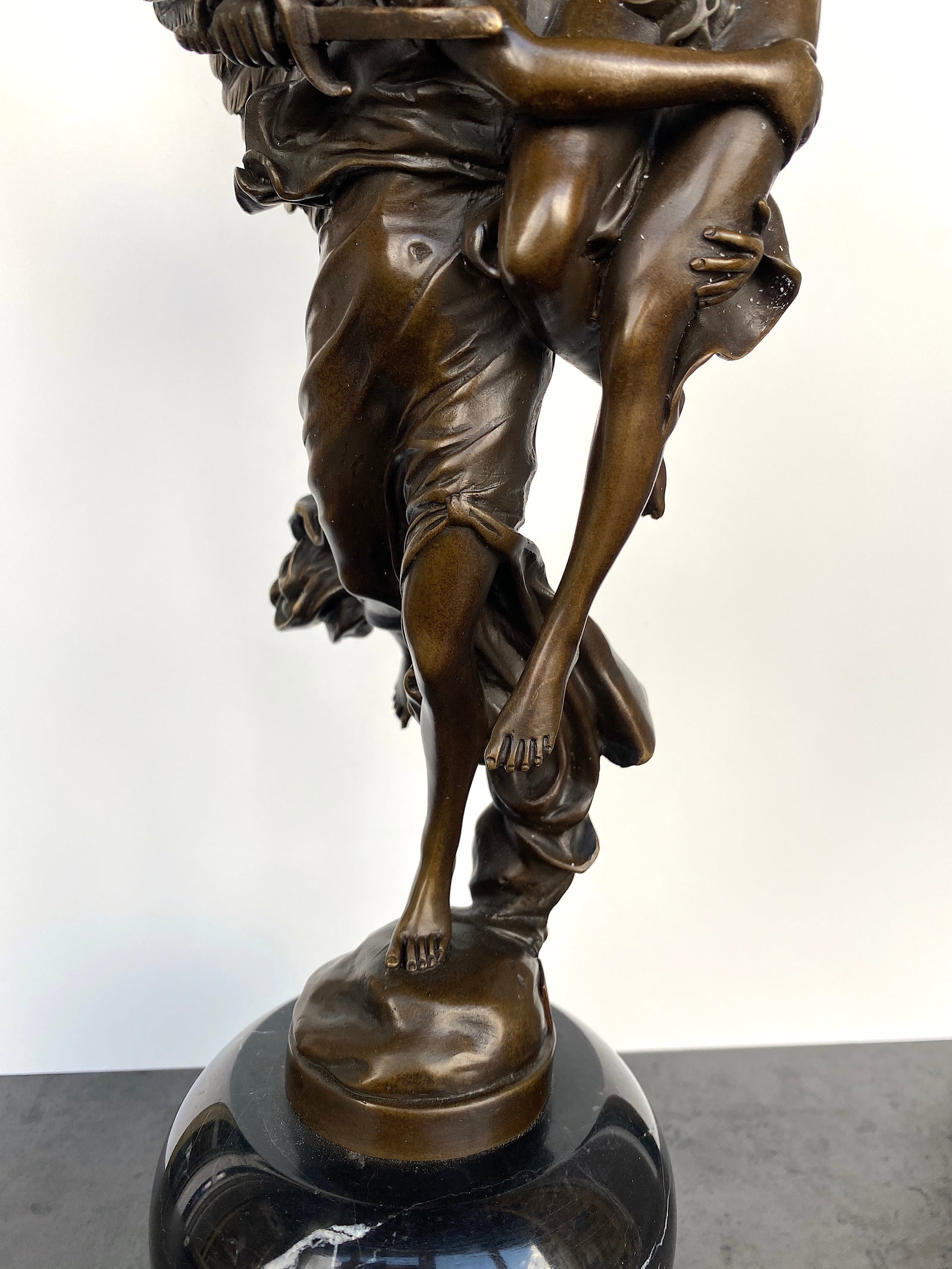 Sign. Bronze Gloria victim signed sculpture with marble base - 8
