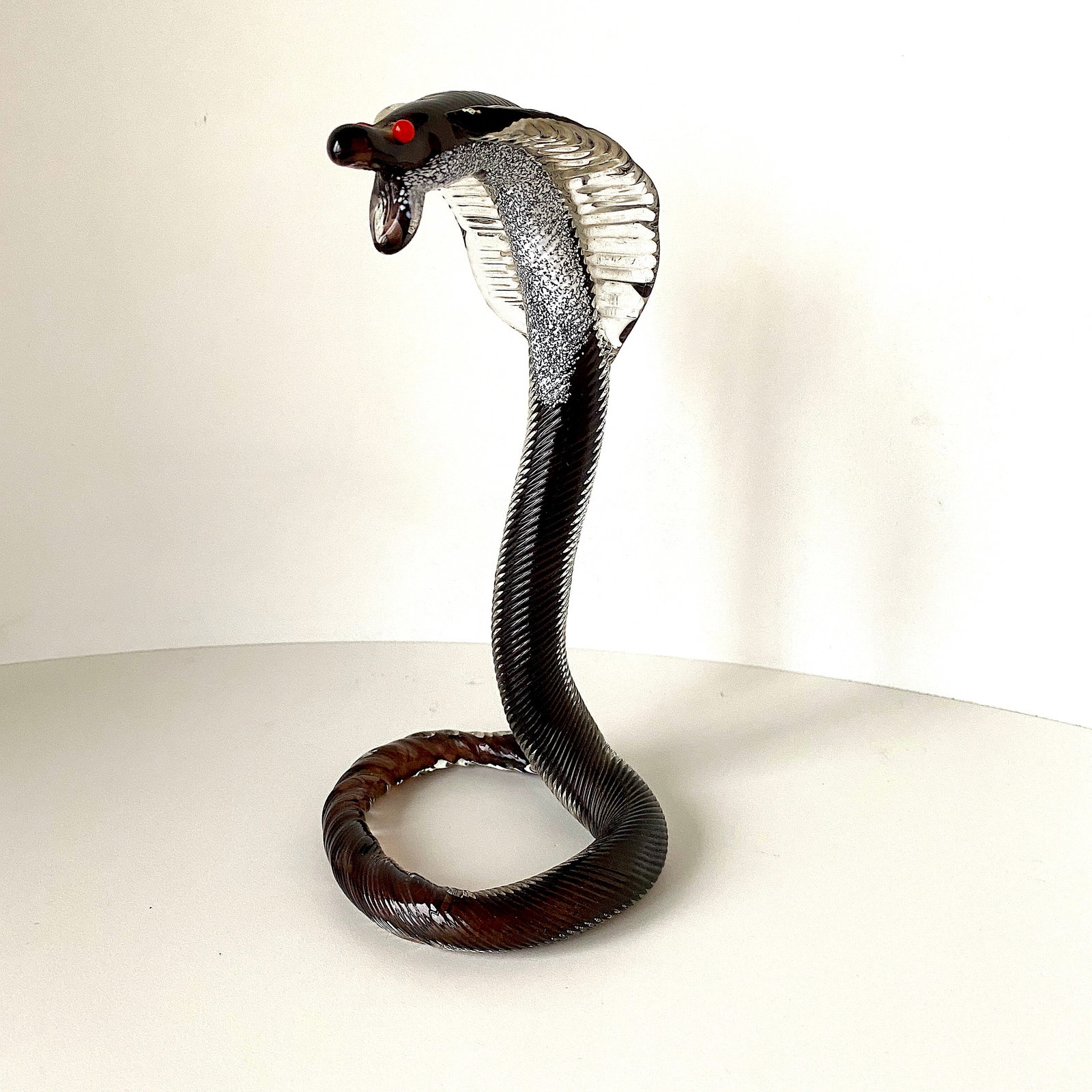 Blown glass Cobra: Title: Blown glass Cobra Maker:UnknownOrigin: CzechDate/Period:Soviet periodMaterials:BronzeSize:Size: 19 x 9.5 x 8.5 cmDescription:Blown glass Cobra Size: 19 x 9.5 x 8.5 cmWeight: 280 g (please see