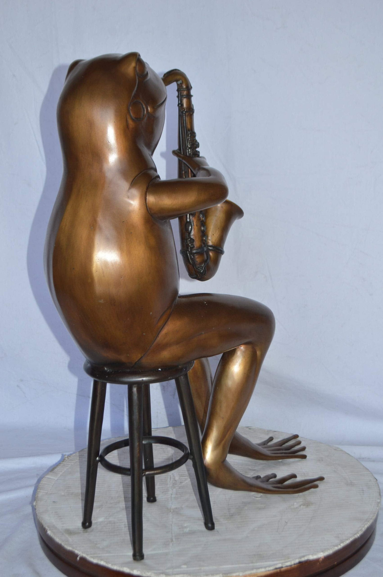Frog playing saxophone bronze statue - Size: 23"L x 15"W x 30"H. - 7