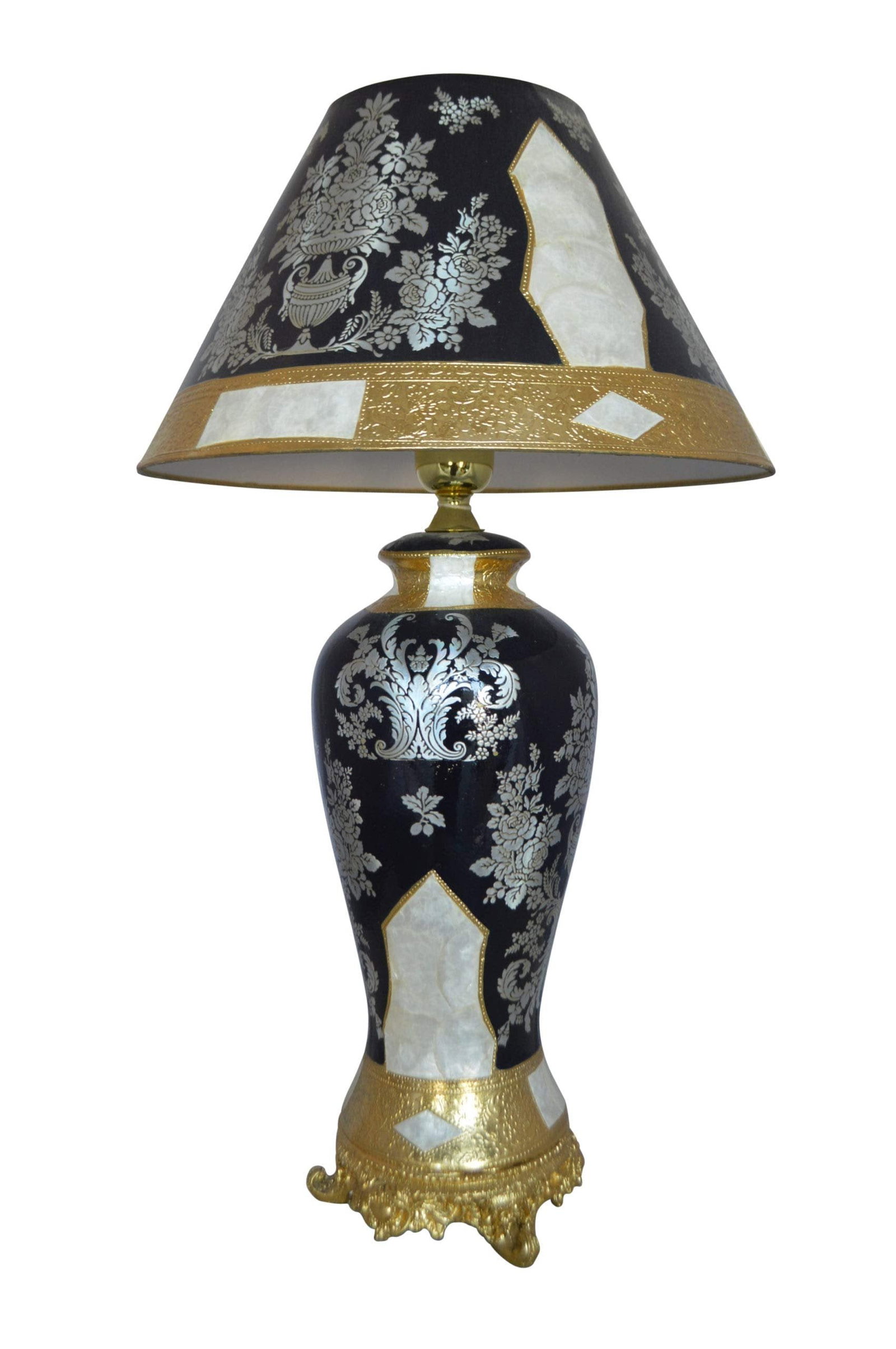 Gold and Silver lamp made of resin - Size: 18"L x 18"W x 30"H.: Title:Gold and Silver lamp made of resin - Size: 18"L x 18"W x 30"H.Description:This lamp is a beautiful statue as well, made of resin. It is not only gorgeous and attractive decor in any