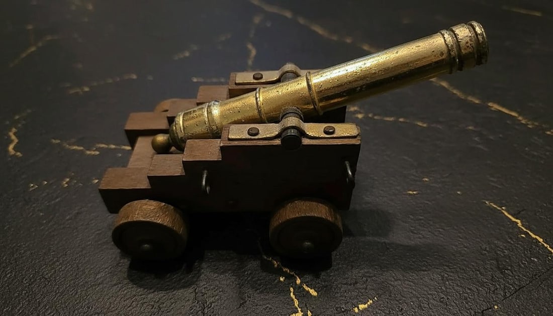 Italian Made Cannon Replica with Wood Carriage & Metal Barrel Collectible Militaria (1 of 4)