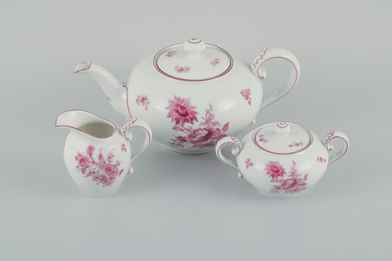 Rosenthal, a tea set consisting of teapot, creamer and sugar bowl. (1 of 9)