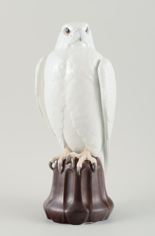 Large falcon, porcelain figure, B&G model no. 1531. 1920/30s. (1 of 6)