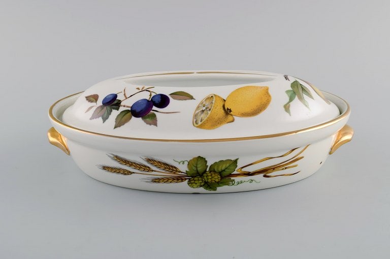 Royal Worcester, England. Evesham lidded dish in porcelain decorated with fruits and gold rim. (1 of 6)