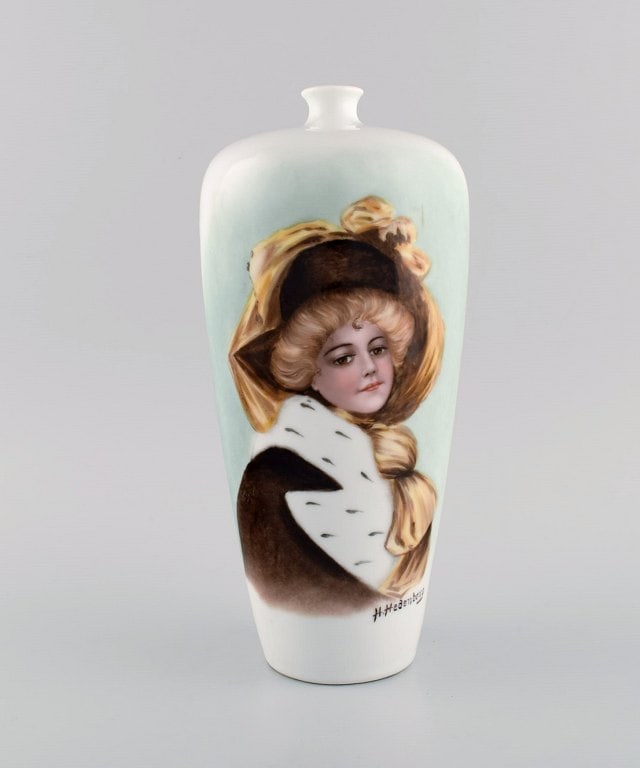 H. Hedenborg for Rosenthal. Antique vase in hand-painted porcelain with female portrait. Approx. (1 of 6)