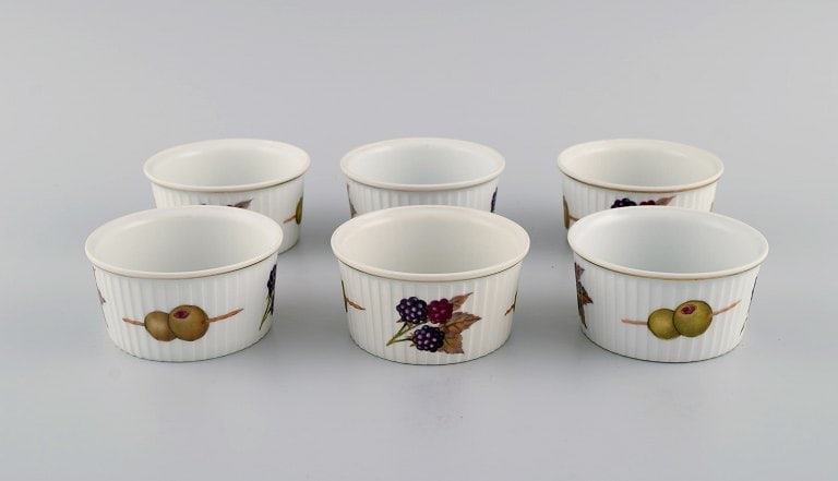 Royal Worcester, England. Six small Evesham porcelain bowls decorated with fruits and gold rim. (1 of 4)