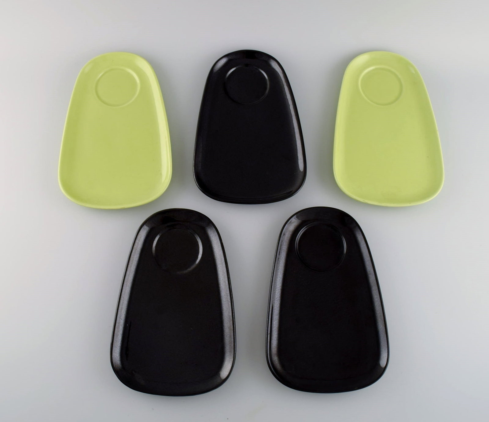 Stig Lindberg for Gustavsberg. Five large saucers for cups / mugs in glazed porcelain. Swedish (1 of 6)