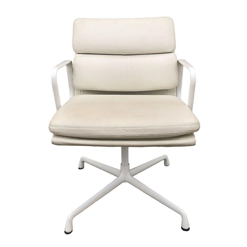 White Eames EA208 Leather Soft Pad Chair by Herman Miller, Set of 4 - 18