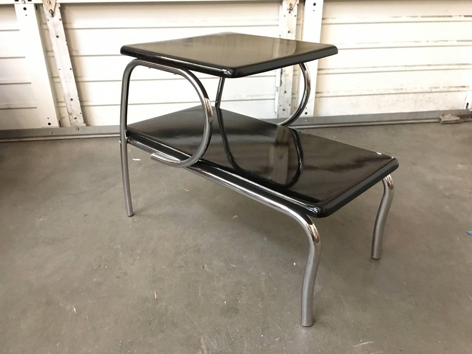 Wolfgang Hoffmann Style Art Deco Chrome Tubular & Lacquer Micarta Side Table - 9