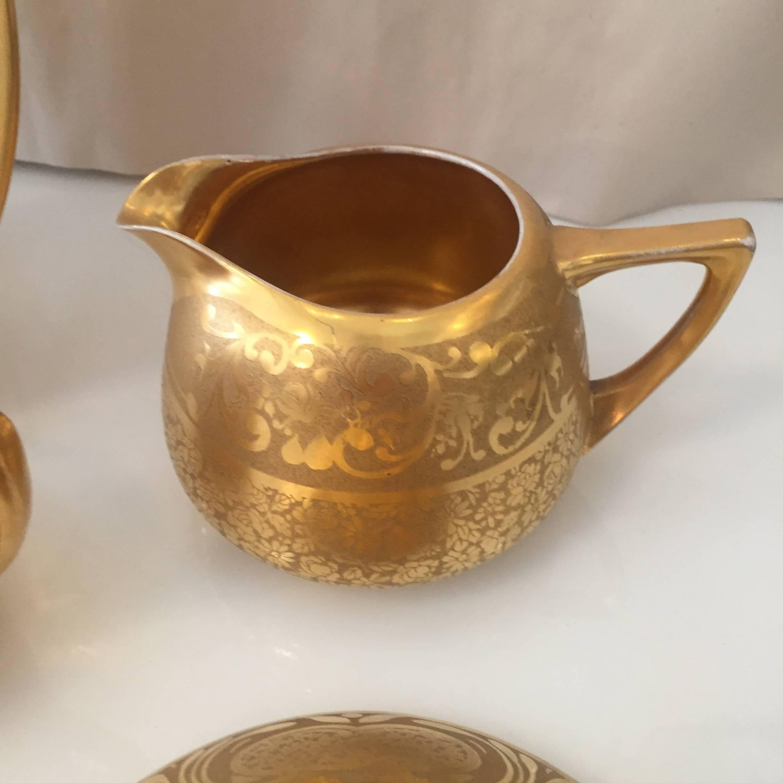 Set of Five Antique 18-Karat Porcelain Table Tea Limouge and Signed Osborne - 19