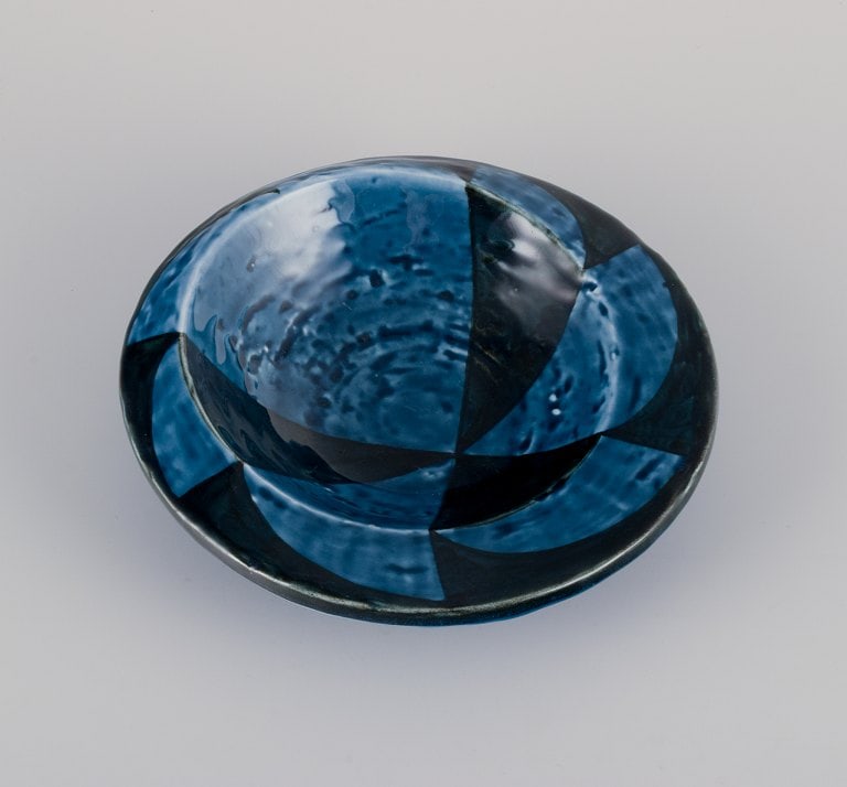 Vilhelm Bjerke Petersen (1909-1957) for Rörstrand, Sweden. Ceramic bowl in abstract style. (1 of 5)