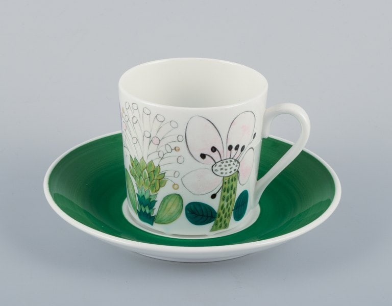 Stig Lindberg for Gustavsberg, Sweden. Rare "Tahiti" coffee cup with saucer. Hand-painted with (1 of 6)