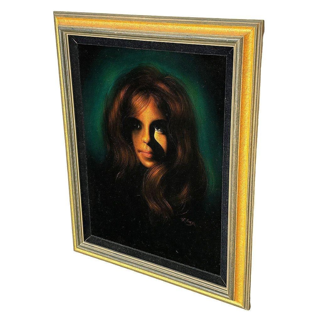 Framed Mid-century Hand Painted Oil on Velvet Female Portrait, Signed Cohen - 8