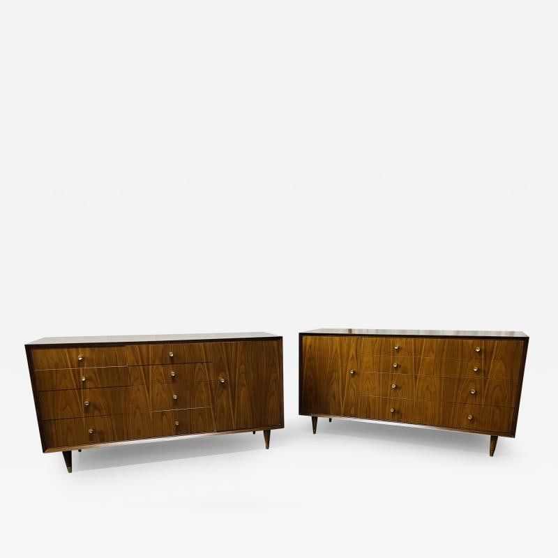 Pair of Mid Century Modern Chests, Dressers Bedside Stands, Opposing, Refinished: Title: Pair of Mid Century Modern Chests, Dressers Bedside Stands, Opposing, Refinished Description: Pair of Mid Century Modern Chests, Dressers Bedside Stands, Opposing, Refinished A pair of finely c