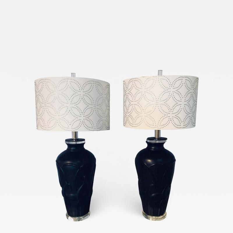 Pair of Art Deco Style Modern Black Table Lamps Lucite Base and Antelopes (1 of 12)