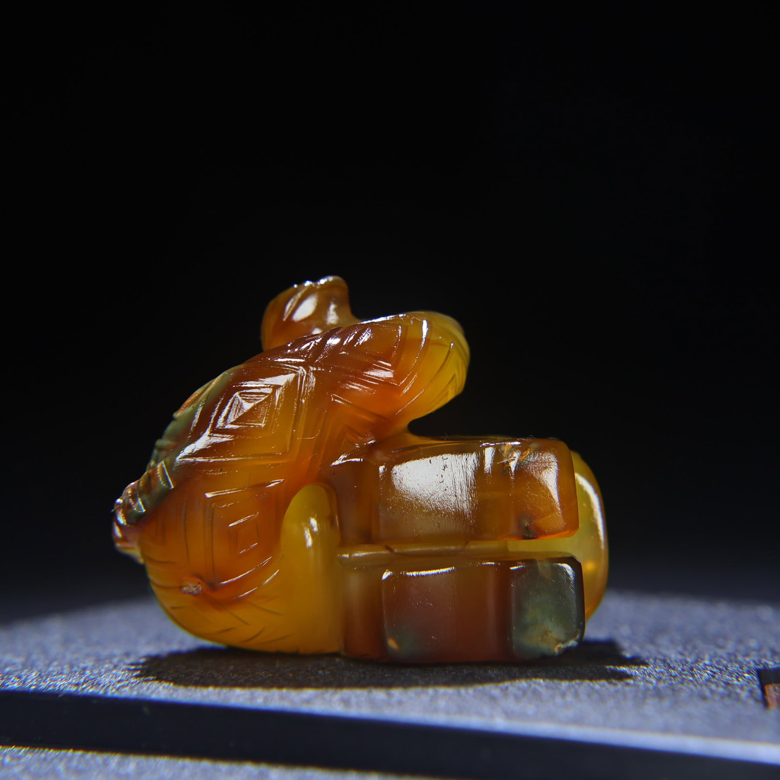 Agate Hand-Carved Dragon Pendant Old - 4