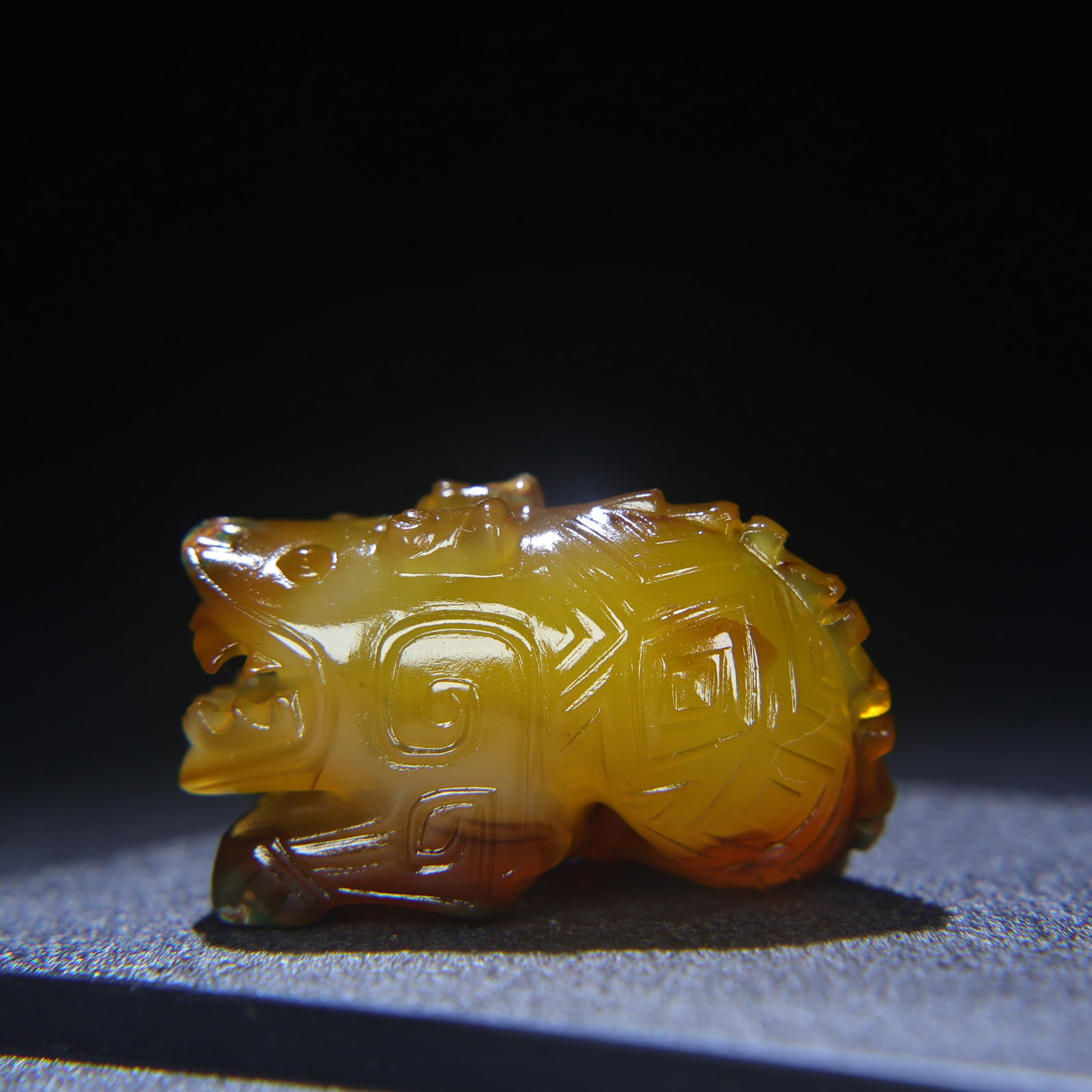 Agate Hand-Carved Dragon Pendant Old - 7