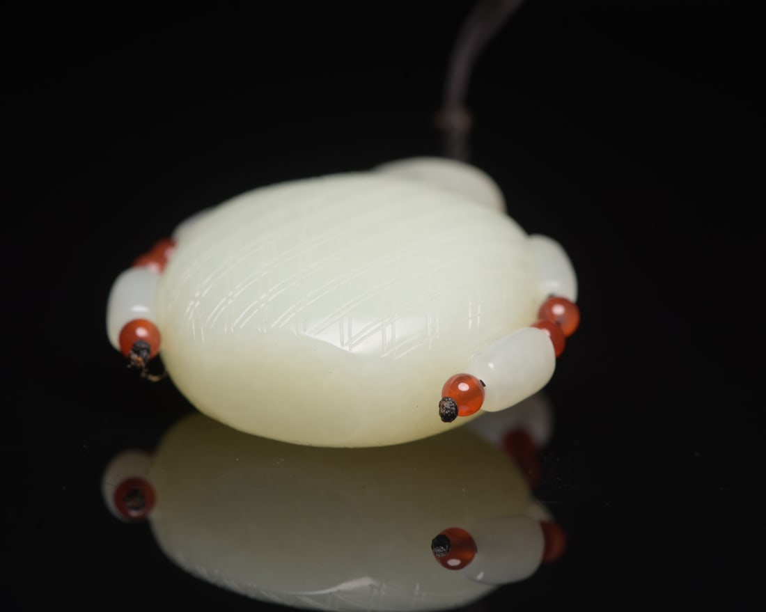 Hetian Jade & Red Agate Snuff Bottle - 3