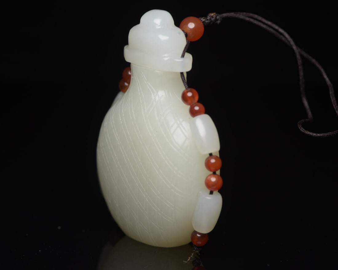 Hetian Jade & Red Agate Snuff Bottle - 8