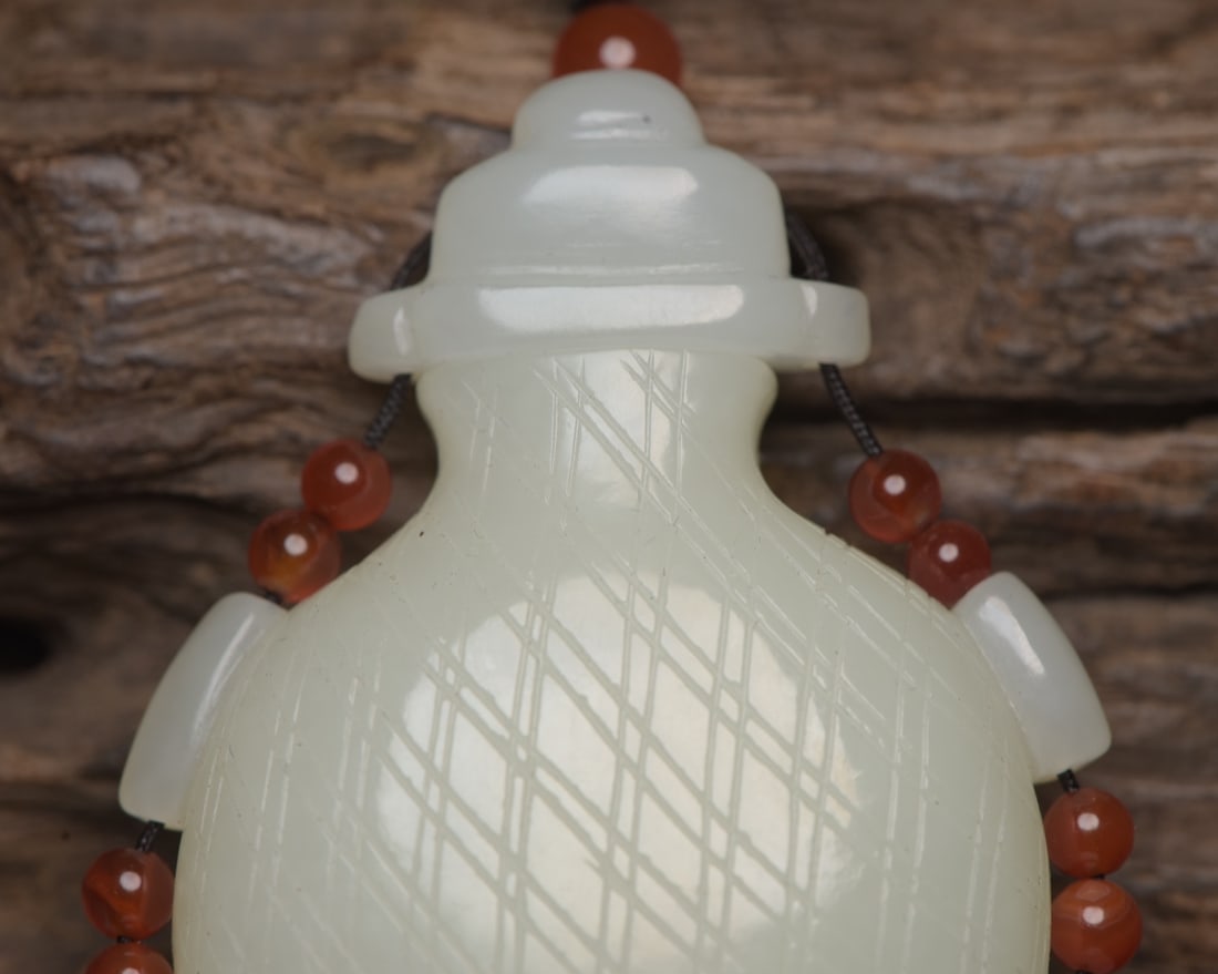 Hetian Jade & Red Agate Snuff Bottle - 9