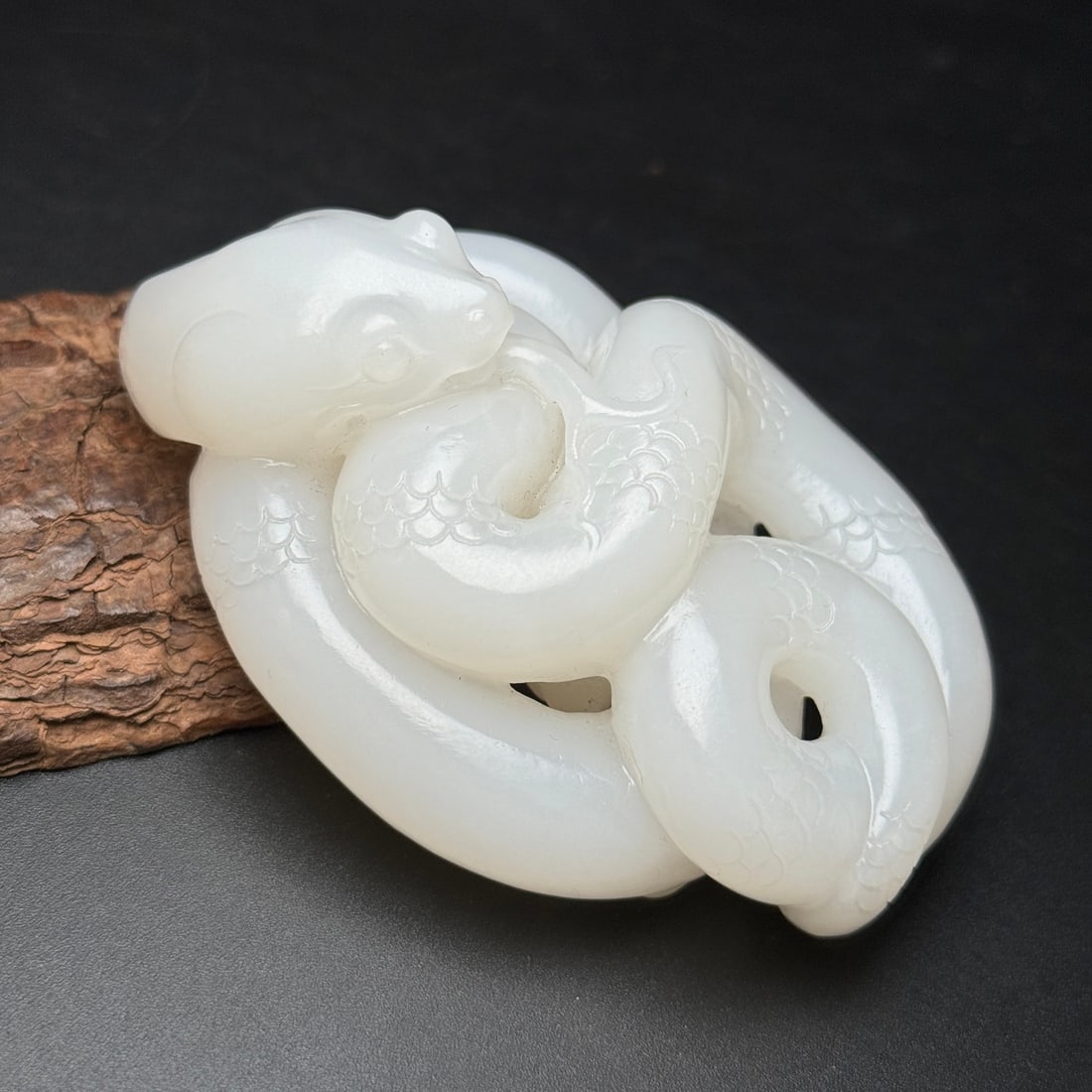 Hetian Jade Hand-Carved Snake Statue - 3