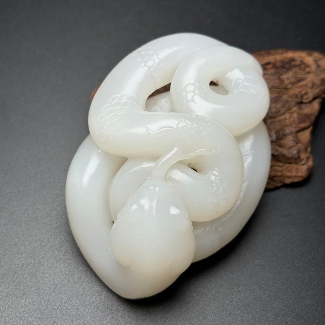 Hetian Jade Hand-Carved Snake Statue - 5