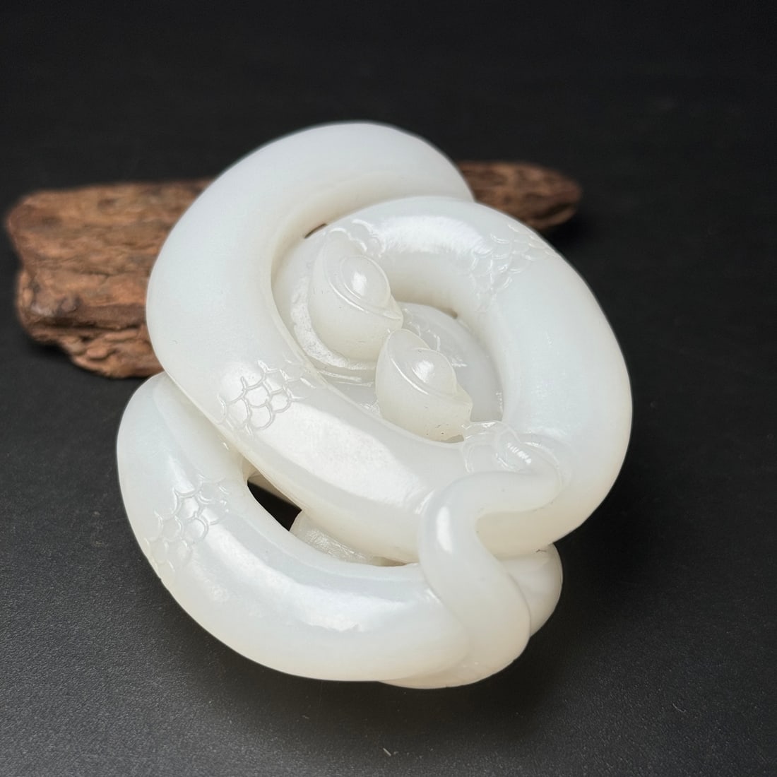 Hetian Jade Hand-Carved Snake Statue - 9