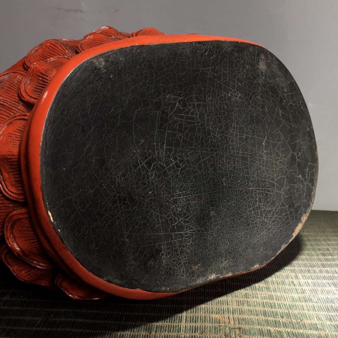 Red Lacquerware Statue - Kwan-yin - 7