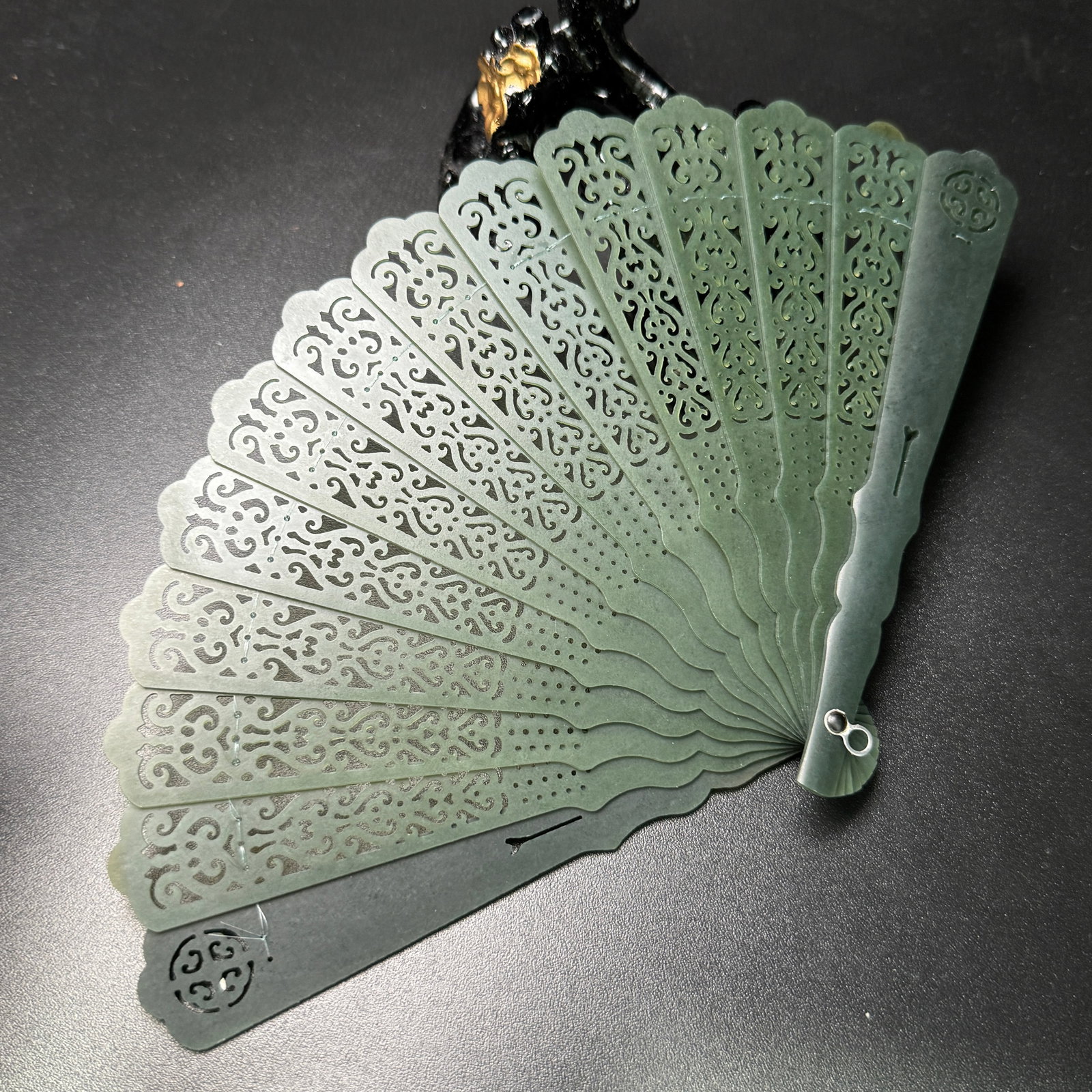 Openwork Hetian Jade Fan Statue - 2