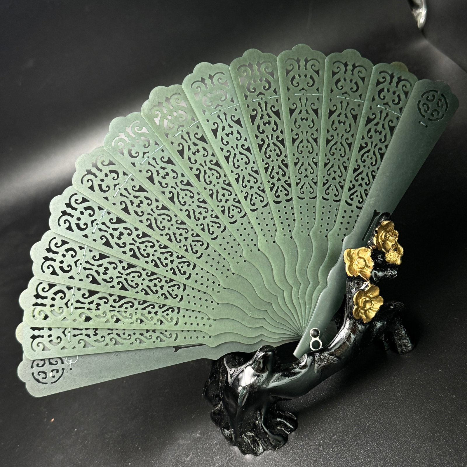 Openwork Hetian Jade Fan Statue - 5