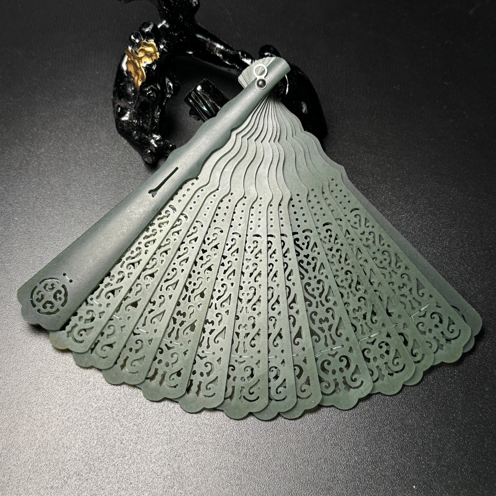 Openwork Hetian Jade Fan Statue - 7