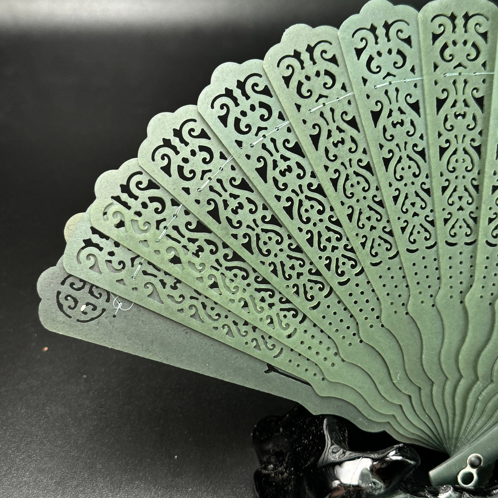 Openwork Hetian Jade Fan Statue - 9