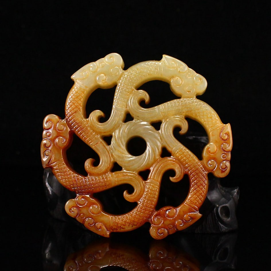 Hetian Jade Pendant - Snake: Title: Hetian Jade Pendant - Snake Origin: Chinese Date/Period: After2000 Materials: Hetian Jade Dimensions: 60x9(mm) 2.36x0.35(inches) Weight 0.11 lbs/52g Reserve: $99.00 Shipping: Domestic: Shippin