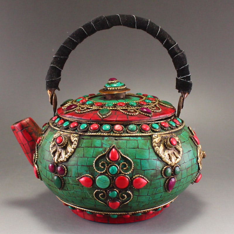 Tibetan Bronze Inlay Turquoise,Gem Handle Teapot: Title: Tibetan Bronze Inlay Turquoise,Gem Handle Teapot Origin: Date/Period: Materials: Bronze,Turquoise Dimensions: 150x130x110(mm) 5.91x5.12x4.33(inches) Weight 1.10 lbs/500g Reserve: $299.00 Shippi