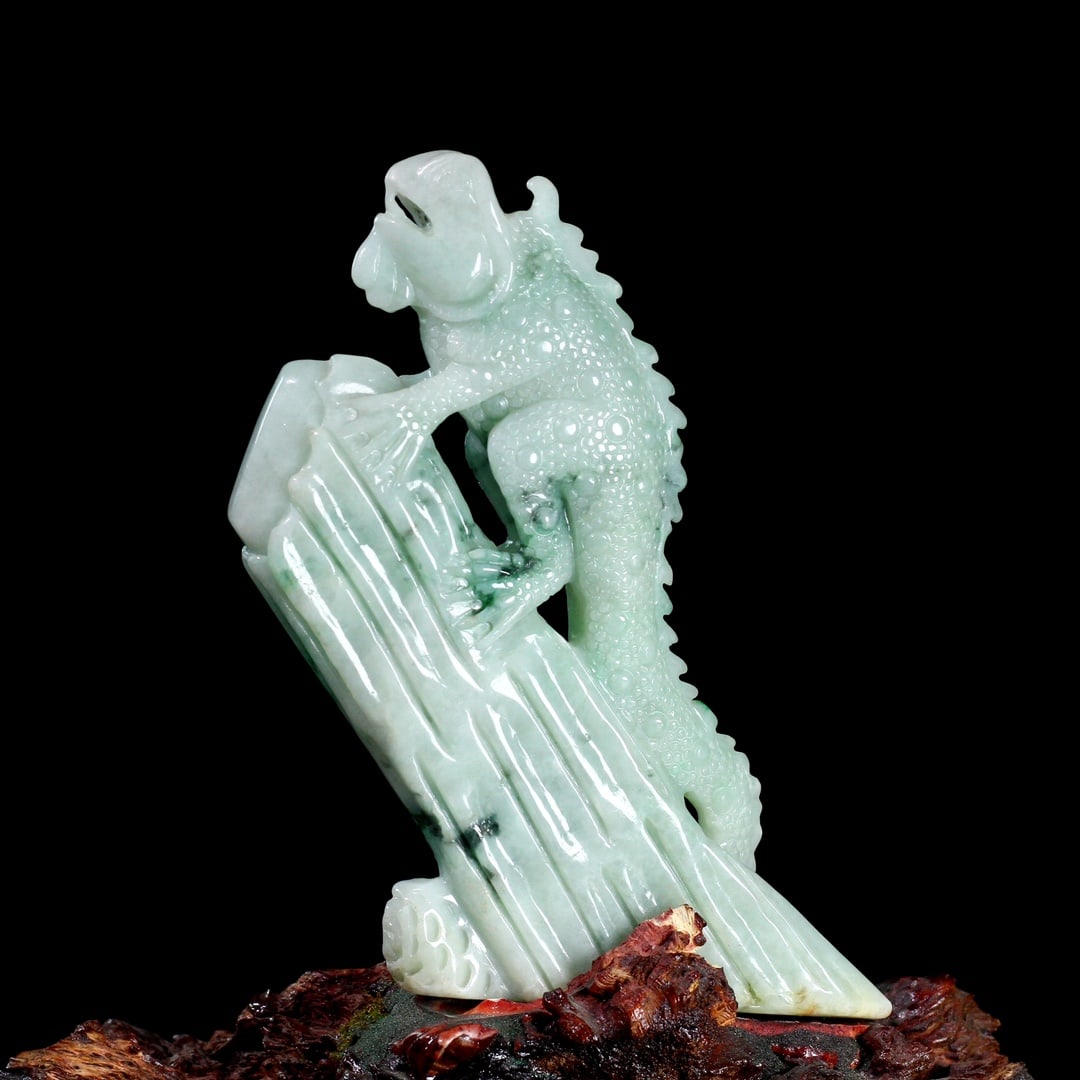 Jadeite Hand-Carved Statue - Lizard - 3