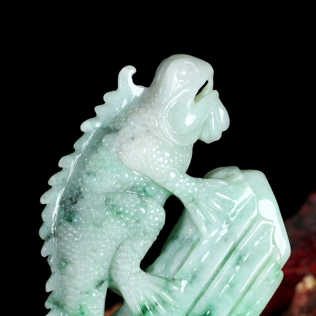 Jadeite Hand-Carved Statue - Lizard - 7