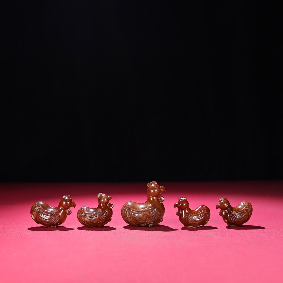 Five Old Hetian Jade Statue - Rooster: Title: Five Old Hetian Jade Statue - Rooster Origin: Chinese Date/Period: After1850 Materials: Hetian Jade Dimensions: 53x32x51(mm) 2.09x1.26x2.01(inches) Weight 0.19 lbs/84g 43x31x23(mm)