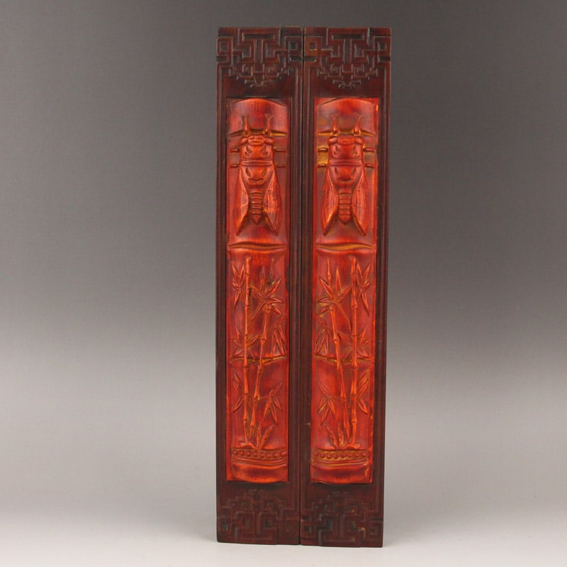 A Pair Wood Paperweight Bamboo,Cicada: Title: A Pair Wood Paperweight Bamboo,Cicada Origin: Chinese Date/Period: After1900 Materials: Wood Dimensions: 318x50x32(mm) 12.52x1.97x1.26(inches) Weight 2.12 lbs/962g Reserve: $238.00 