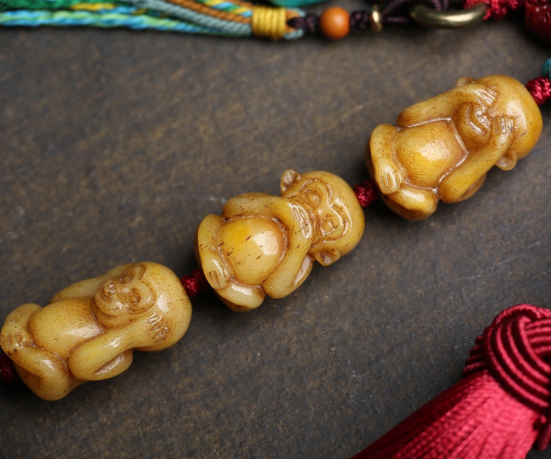 Hand knitting Bone Monkey Pendant - 3