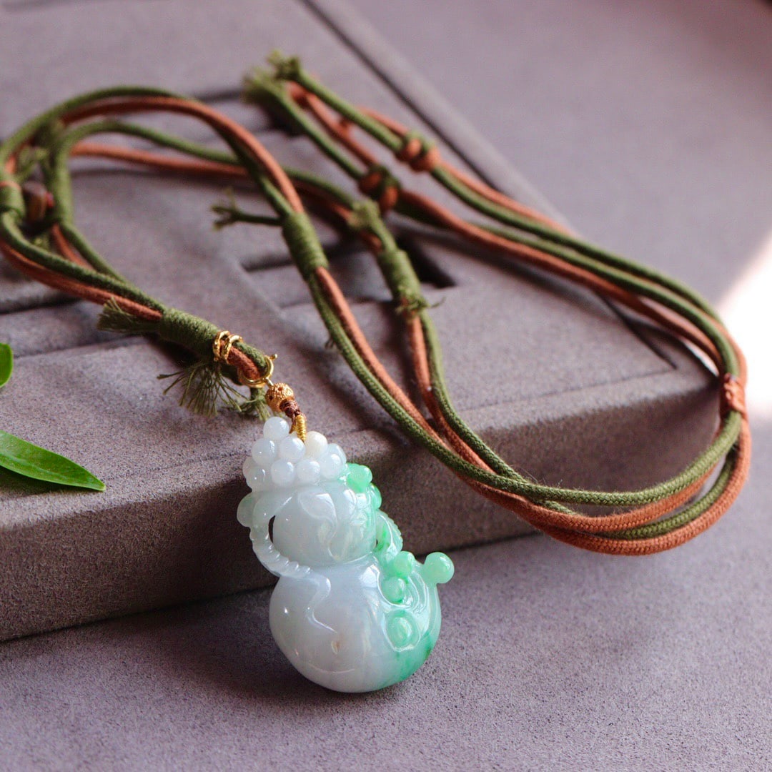 Jadeite Gourd Pendant with Certificate - 5