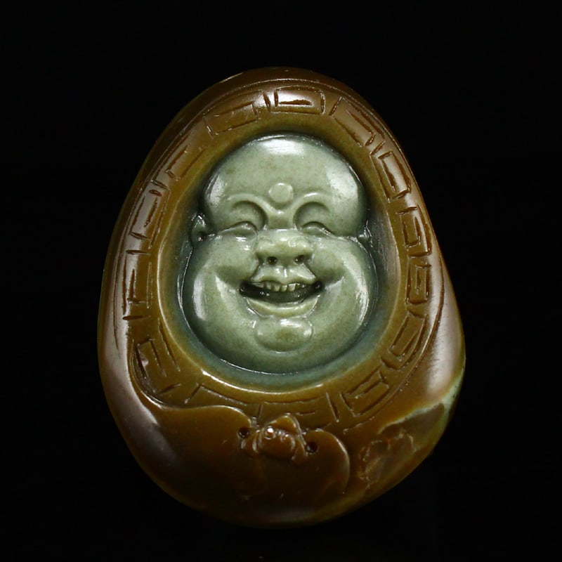 Agate Hand Carved Laughing Buddha Pendant with Certificate: Title: Agate Hand Carved Laughing Buddha Pendant with Certificate Origin: Chinese Date/Period: After1900 Materials: Agate Dimensions: 44x35x9(mm) 1.73x1.38x0.35(inches) Weight 0.06 lbs/27g Reserve: