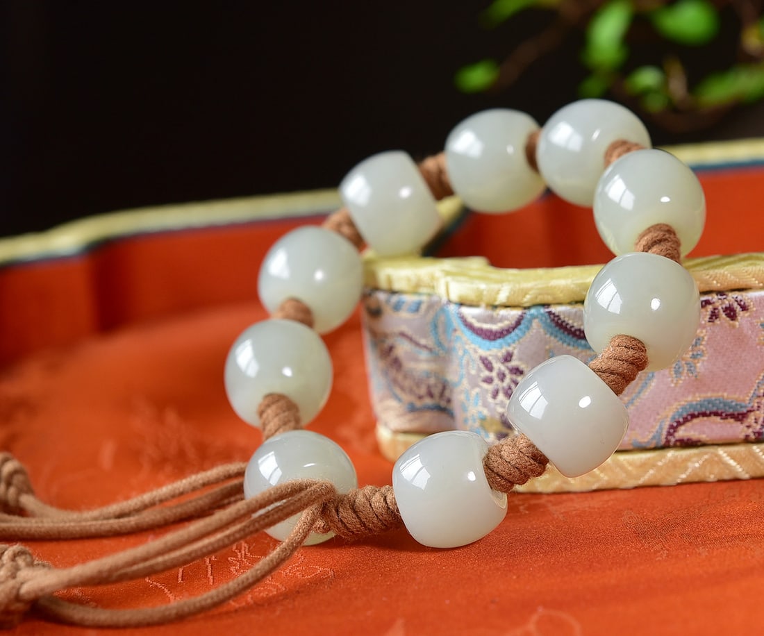 Hand knitting Hetian Jade Beads Hand Chain (1 of 5)