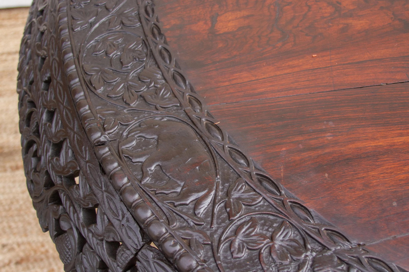 Exceptional Anglo Indian Round Table - 5