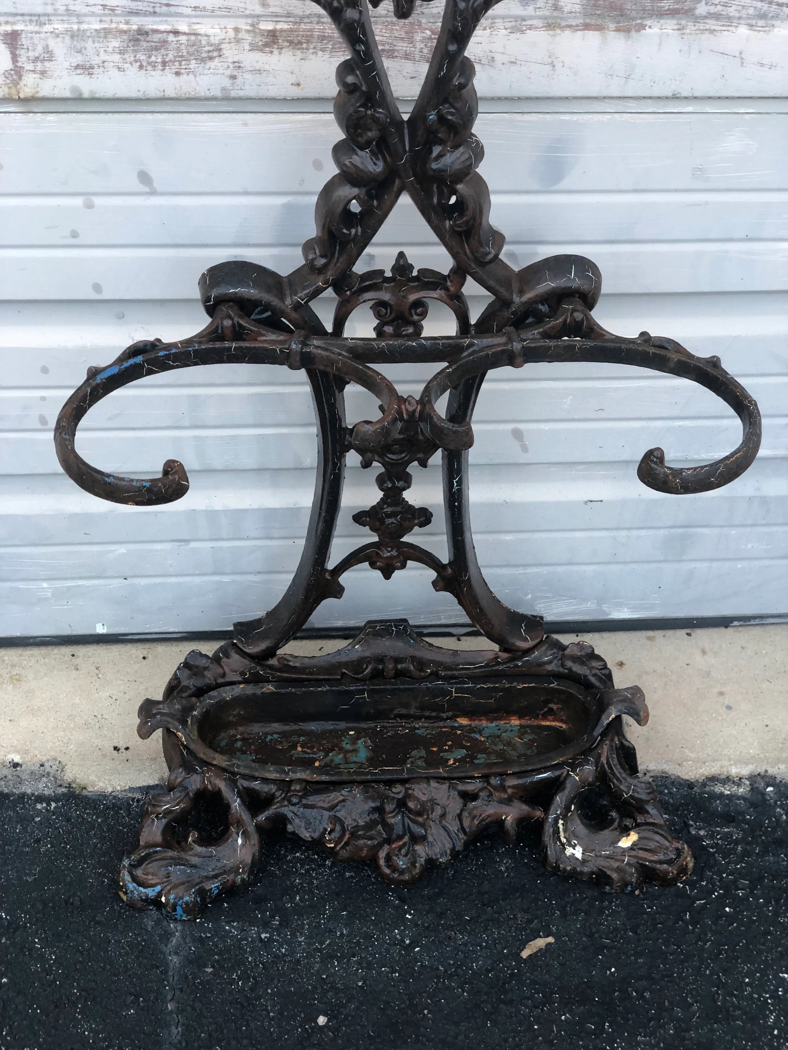 Early 20th Century Six Armed Iron Hall Tree With Small Center Mirror and Two Umbrella Racks and One - 8