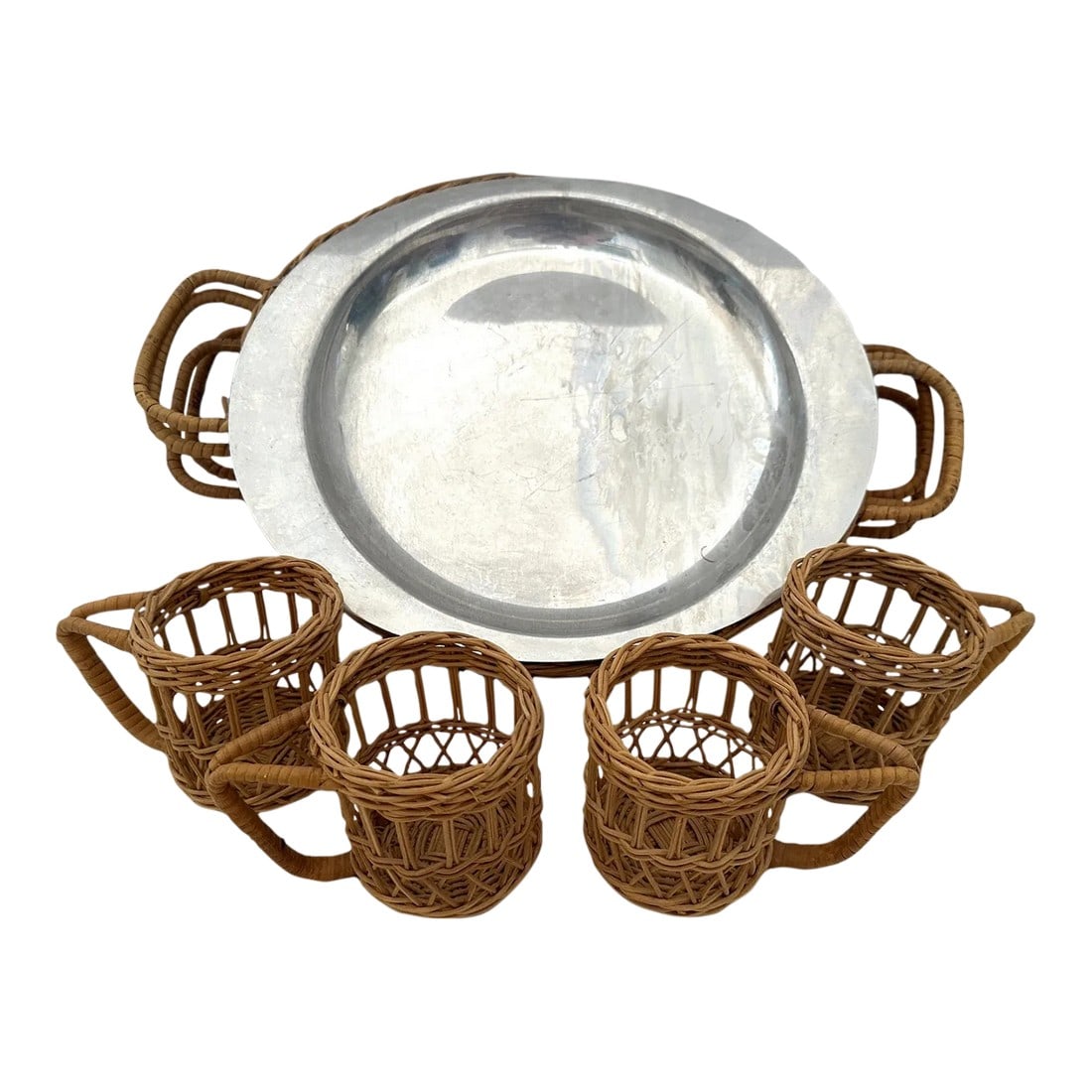 Vintage Ferraulm Aluminum/Wicker Plate Serving Tray Set of 4: Vintage Wicker Patio Plater serving plates. Made in Hong Kong by Ferralum . Great for bbq's and beach parties. Perfect for hot sizzling food. I put 4 matching cup holders to complete the set. 