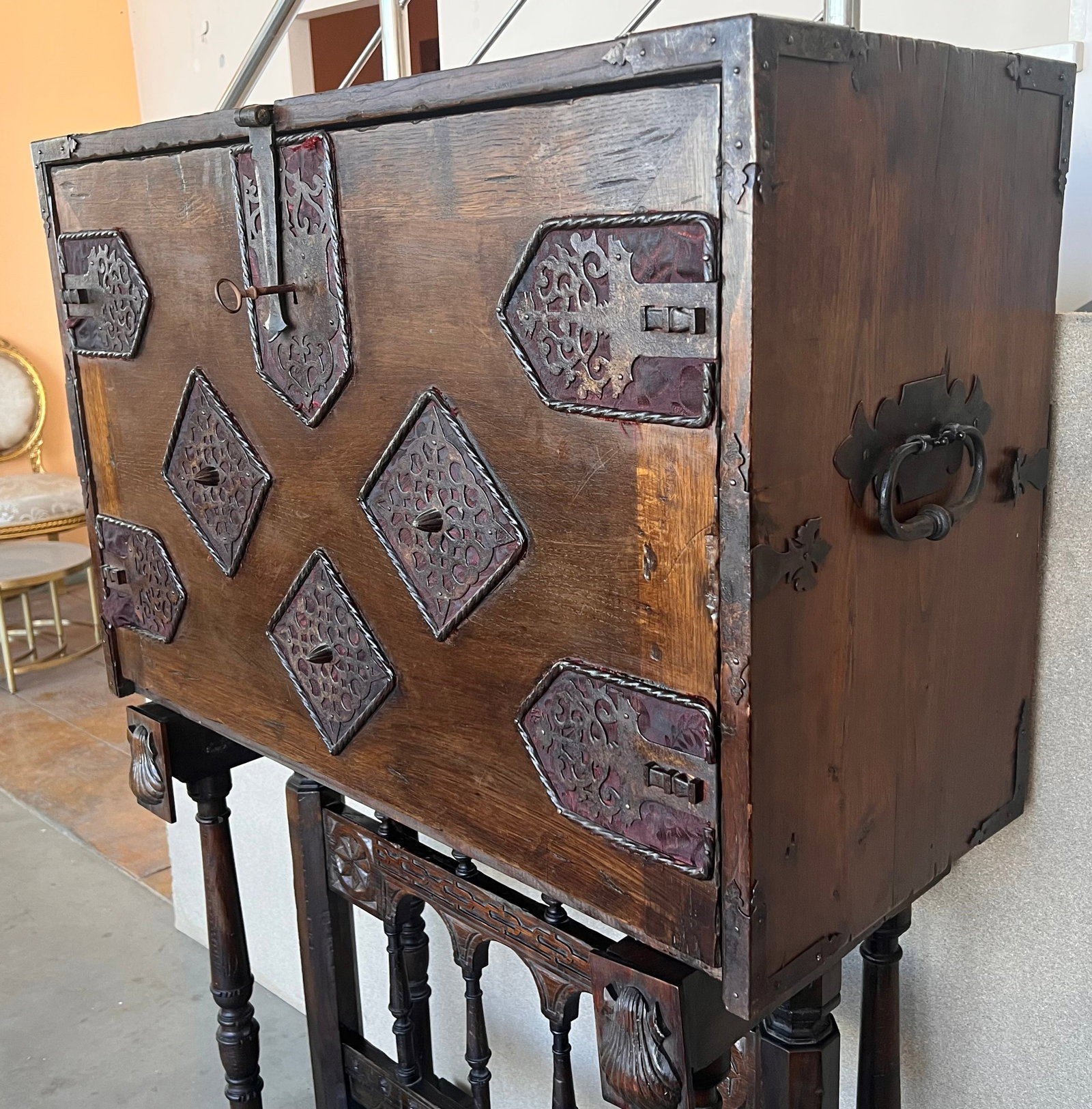 17th Spanish Walnut Cabinet on Stand, Desk, Original "˜BargueÃ±o' - 7