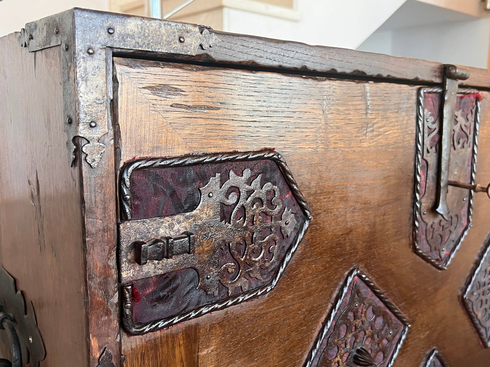 17th Spanish Walnut Cabinet on Stand, Desk, Original "˜BargueÃ±o' - 8